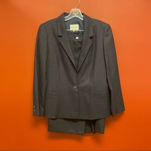 Bertaldi Women’s 2 piece skirt and blazer